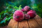 Rote Bete Carpaccio mit Birnen-Walnuss-Dressing